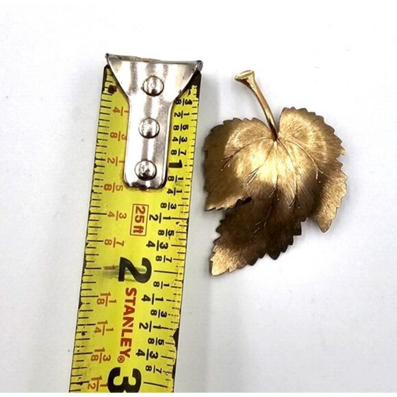 Brushed Gold Tone Leaf Brooch Pin MCM Hollywood Glam - Picture 3 of 3